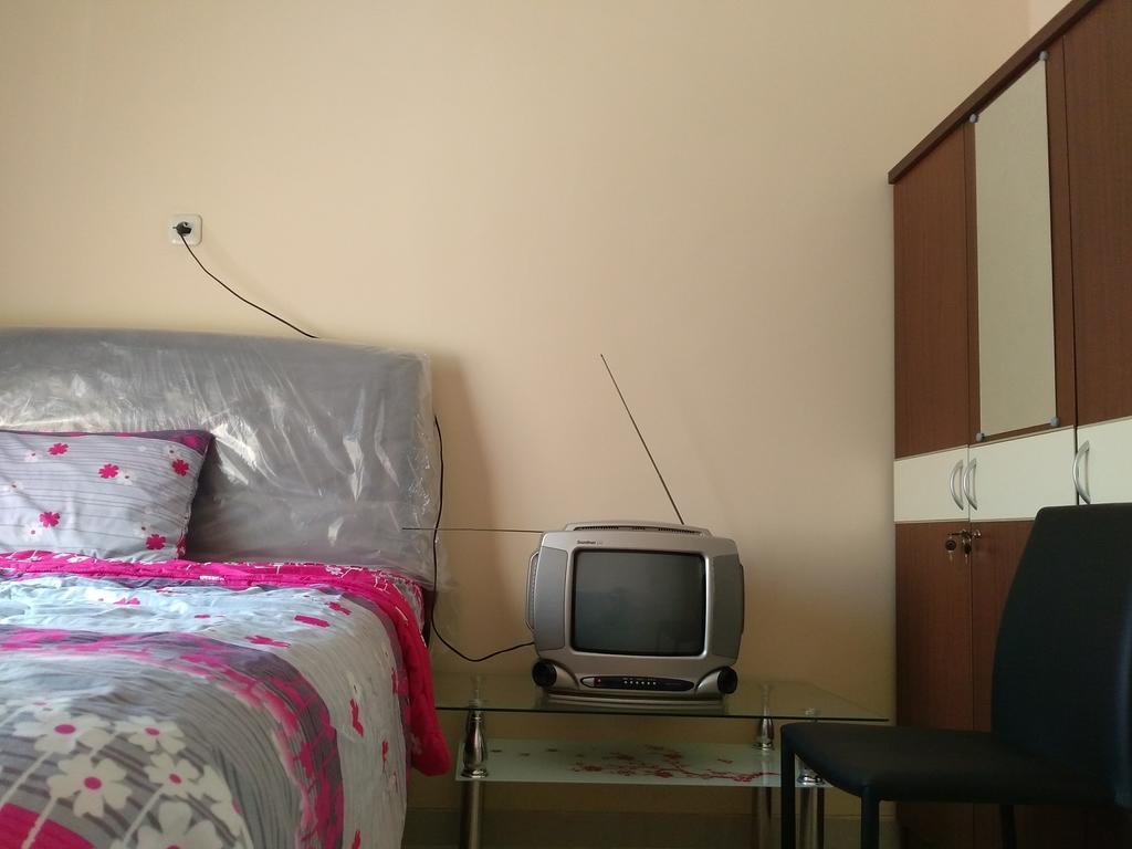 Jasmine Park Guest House Семаранг Екстер'єр фото