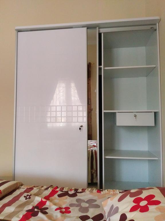 Jasmine Park Guest House Семаранг Екстер'єр фото