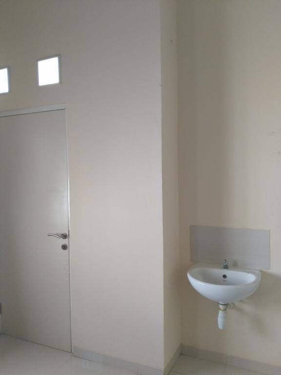Jasmine Park Guest House Семаранг Екстер'єр фото